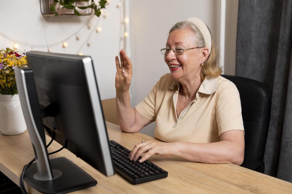 Cours d'informatique à domicile pour senior