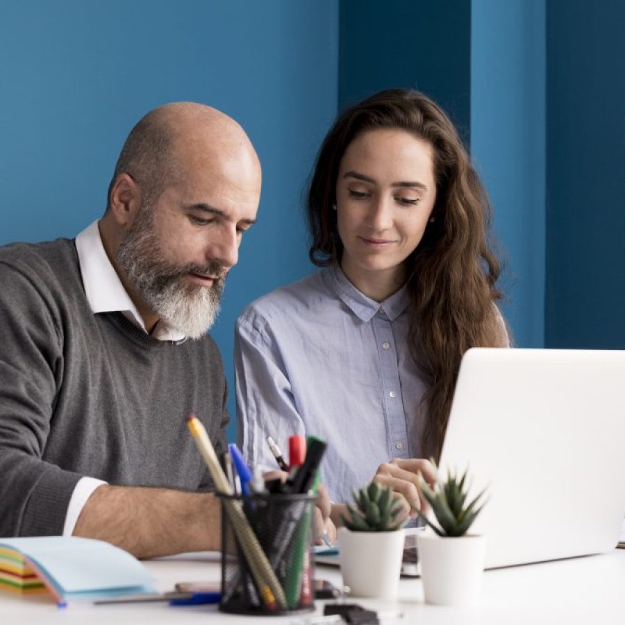 Accompagnement des démarches administratives et aide informatique